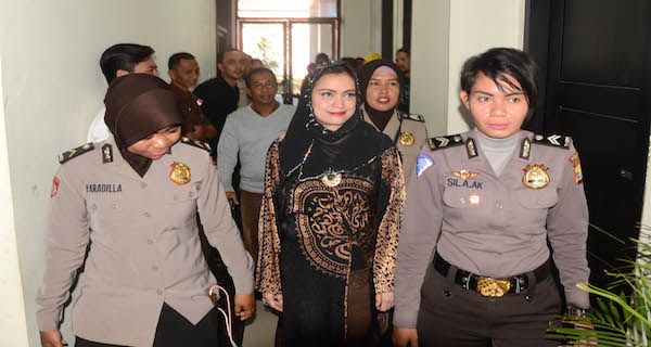 Istri Sultan Menghilang, Ke Mana Ya? - JPNN.com