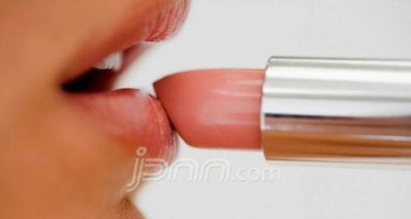 Zat Kimia Dalam Lipstick Bahaya Bagi Jantung - JPNN.com