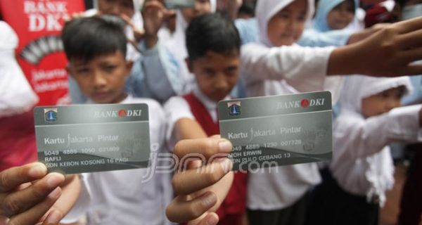 80 Ribu KJP Dibagikan ke Siswa - JPNN.com