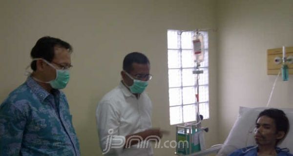 Dahlan Iskan Kunjungi Pasien TBC - JPNN.com