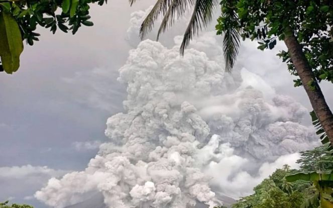 Warga Diimbau Waspadai Tsunami Akibat Erupsi Gunung Ruang - JPNN.com