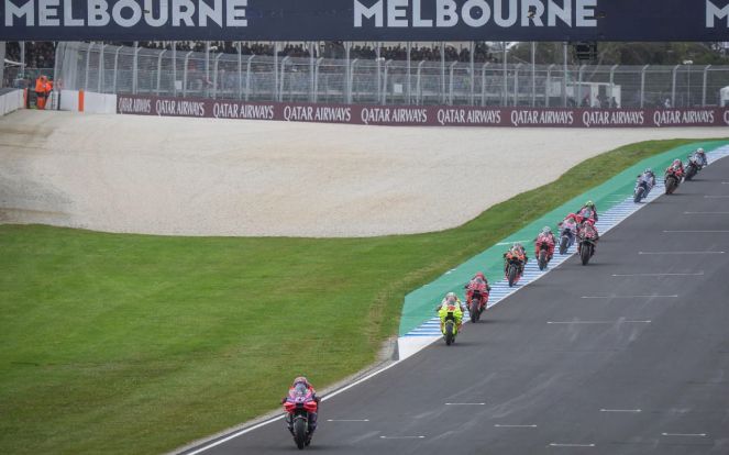 Lihat! Kecelakaan pada Sprint MotoGP Australia Terjadi di Tikungan Paling Menakutkan di Dunia - JPNN.com