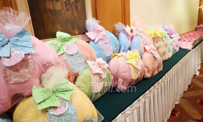 Anang-Ashanty Sediakan Souvenir Cantik untuk Ultah Pertama Putri Mereka