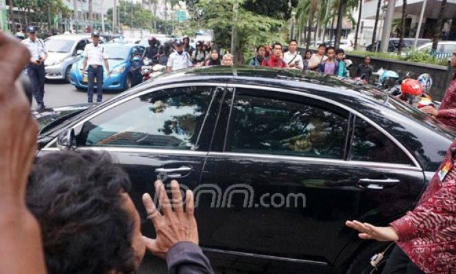 Presiden Jokowi Kembali Sambangi Lokasi Teror Bom di Cafe Starbucks