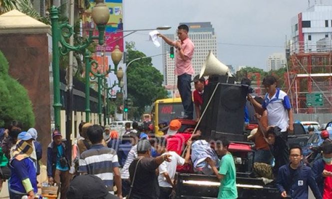 Disambangi Puluhan Massa, Kejagung Didesak Periksa Harry Tanoe
