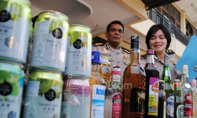 Polrestabes Bandung Ekspose Ribuan Botol Miras Sitaan