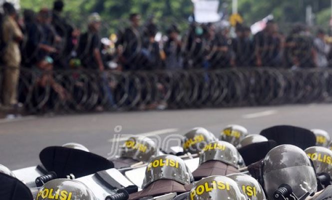 Petugas Gabungan Amankan Jalannya Aksi Demo Honorer K2