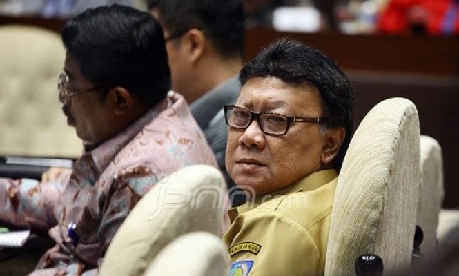 Mendagri Tjahjo Kumolo Raker Bersama Komisi II DPR