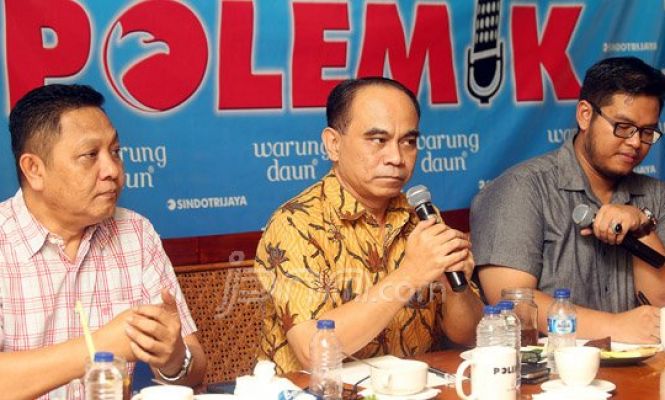 DISKUSI: Menteri Ribut Bikin Ribet