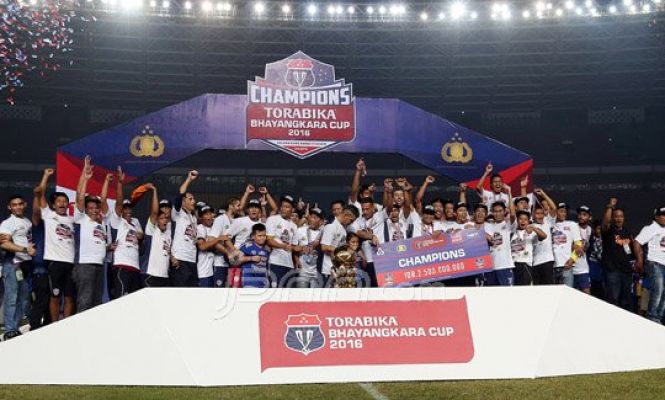 Arema Cronus Tampil Juara di Torabika Bhayangkara CUP 2016