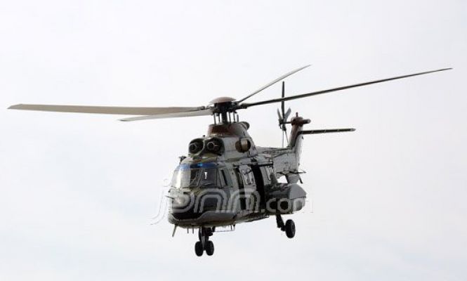 Tak Mau Kalah, Helikopter TNI AU Beratraksi di HUT ke-70