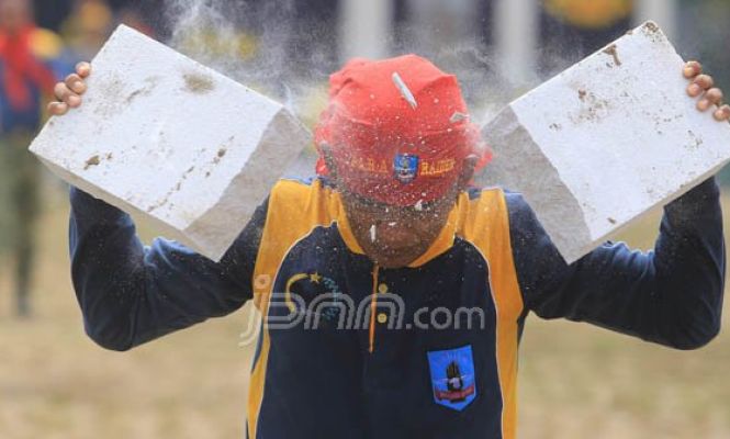 Keren! Atraksi Prajurit Batalyon Infanteri Para Raider 501/Bajra Yudha