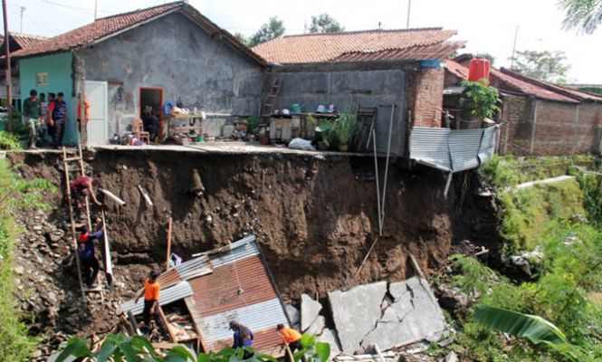 Bencana Longsor Menghantui Kawasan Kota Tegal