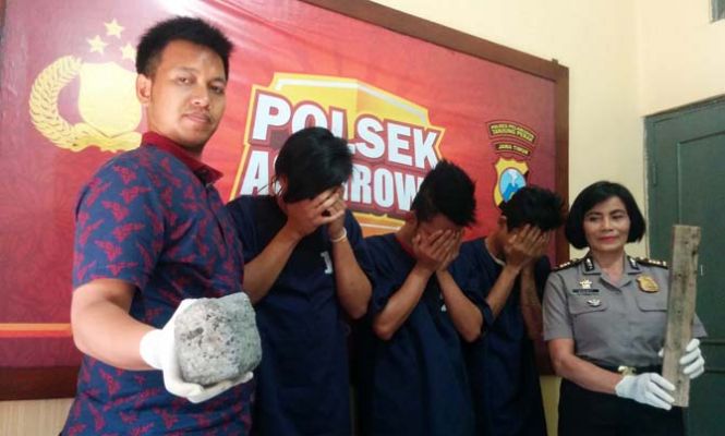 Tak Terima Tersenggol, Tiga Pemuda Keroyok Seorang Pengunjung