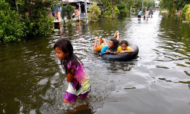 Banjir di Kawasan Sidoarjo Hingga Kini Tak Kunjung Surut