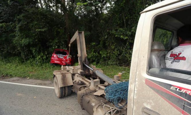 Dihantam dari Belakang, Jazz Masuk ke Semak-semak