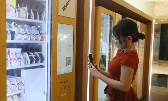 Smart Vending Machine Pertama Jual Kurasi Produk UMKM Terbaik Indonesia