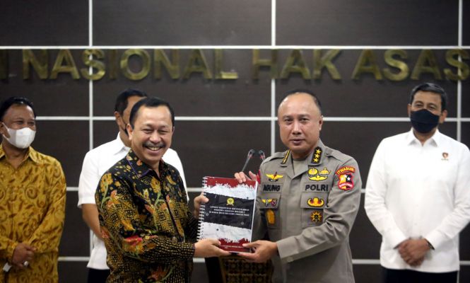 Komnas HAM Serahkan Hasil Investigasi Kasus Pembunuhan Brigadir J ke Timsus Polri