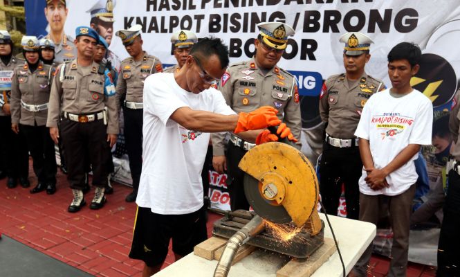 Polresta Bogor Kota Memusnahkan 563 Knalpot Bising