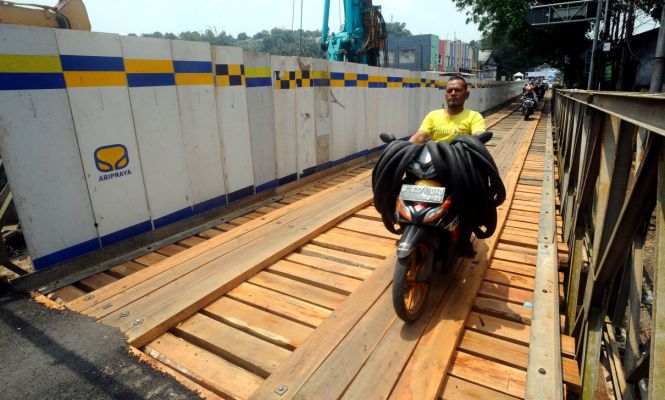 Potret Jembatan Darurat Cikereteg Hari Ini