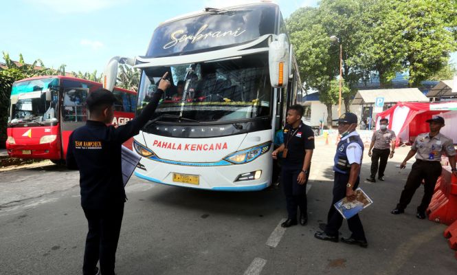 Pemeriksaan Angkutan Umum Lebaran dan Kesehatan Sopir