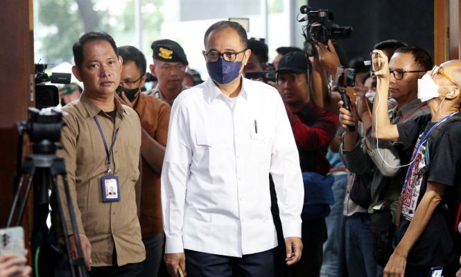 Hakim Menunda Sidang Putusan Rafael Alun