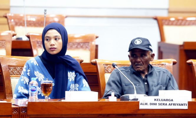 Komisi III DPR Audiensi dengan Keluarga Dini Sera Afrianti