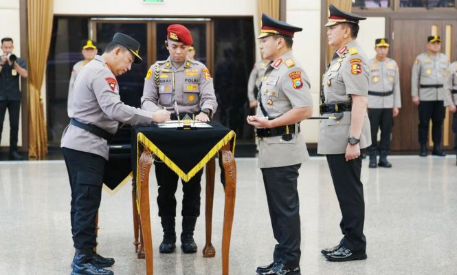 Kapolri Lantik Irjen Herry Heryawan Jadi Kapolda Riau