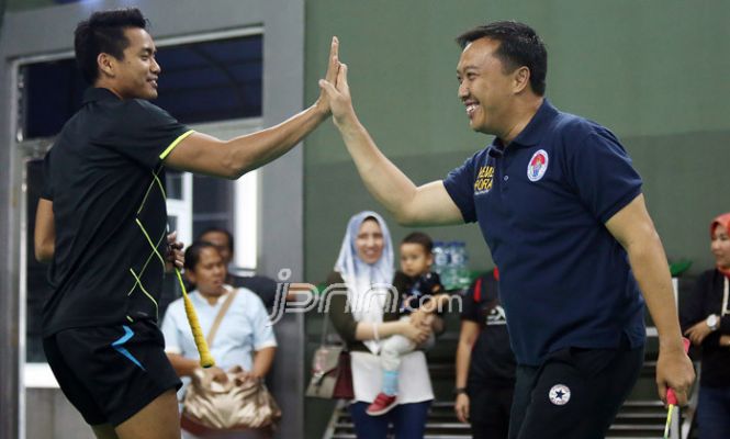 Menpora Bermain Bersama Olimpian Bulutangkis