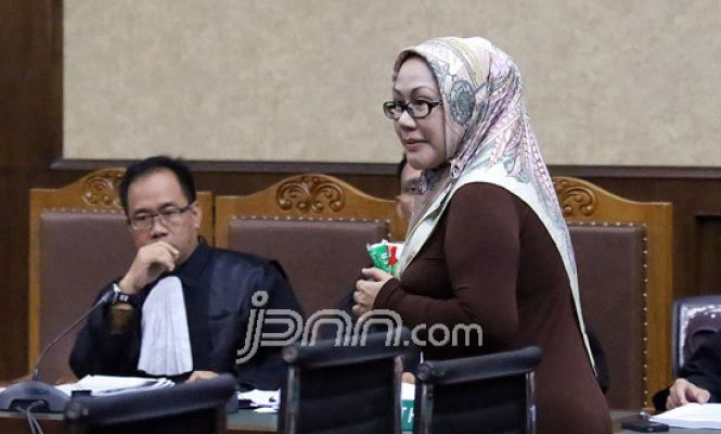 Atut Kembali Jalani Sidang Kasus Korupsi Alkes