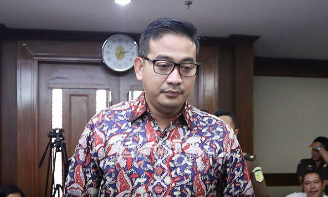 Disidang, Brotoseno Dituntut Tujuh Tahun