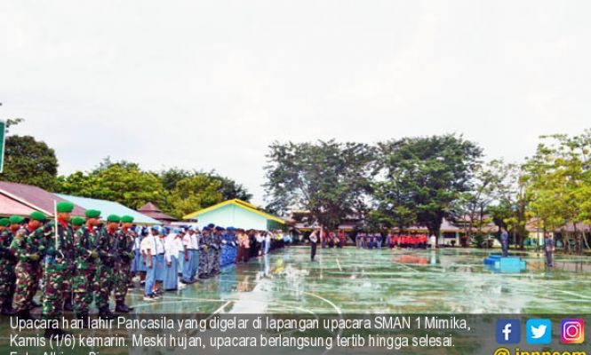 Meski Hujan Upacara Hari Lahir Pancasila Berlangsung Tertib