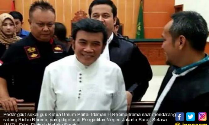 H Rhoma Irama Hadiri Sidang Sang Anak