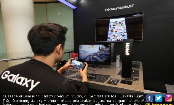 Pembukaan Samsung Galaxy Premium Studio