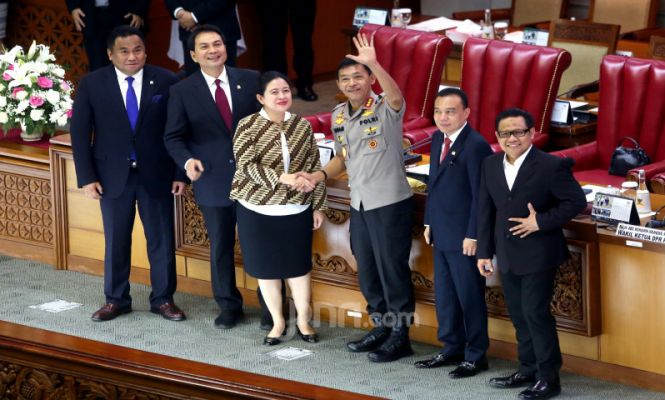 DPR Sahkan Komjen Idham Azis Sebagai Kapolri