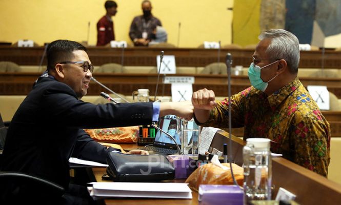 Rapat Dengar Pendapat Komisi II DPR dengan KPU, Bawaslu dan DKPP