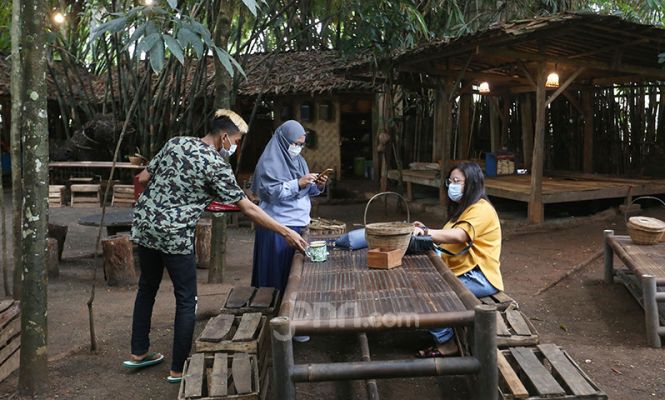 Tempat Makan Area Terbuka Mulai Beroperasi