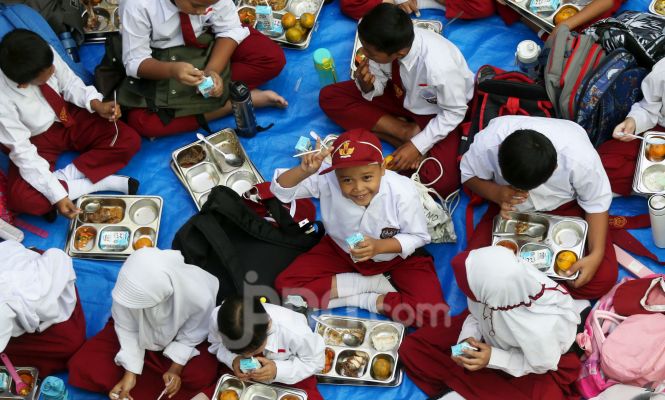 Keceriaan Siswa Makan Bergizi Gratis