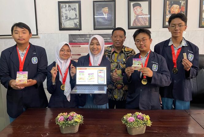 Siswa SMAN 5 Surabaya Raih Emas di Ajang Internasional, Kalahkan 35 Negara