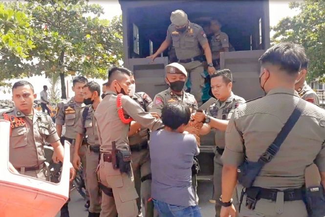 Respons Bentrokan PKL dengan Satpol PP Padang, Dinas Pariwisata: Hak Apa yang Mereka Tuntut