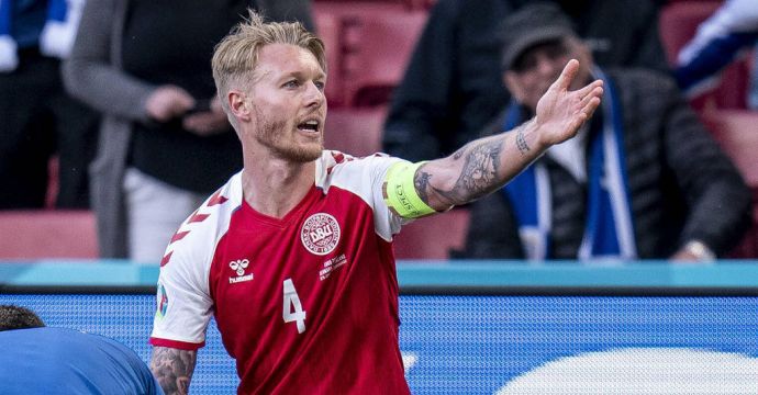 Berkat Aksi Heroiknya Terhadap Eriksen, Kjaer Mendapat Penghargaan dari UEFA - JPNN.com